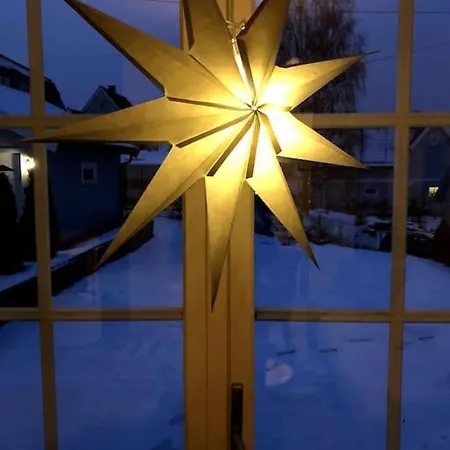 Koselig Hus Med Stor Og Solrik Hage Villa