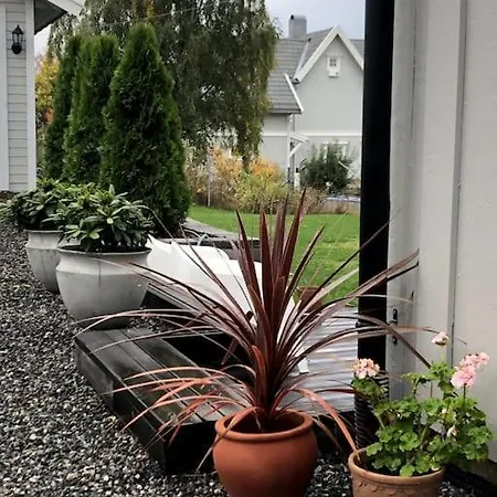 فيلة Koselig Hus Med Stor Og Solrik Hage *