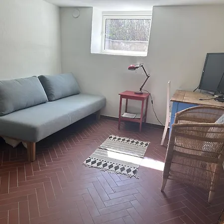 Koselig Hus Med Stor Og Solrik Hage Lillehammer