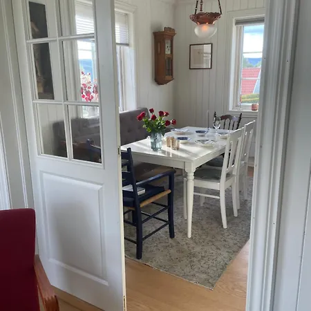 Koselig Hus Med Stor Og Solrik Hage Villa Lillehammer