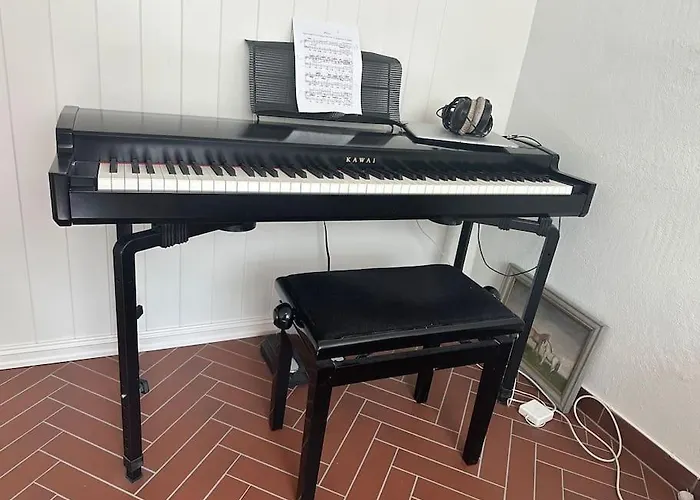 Koselig Hus Med Stor Og Solrik Hage Lillehammer