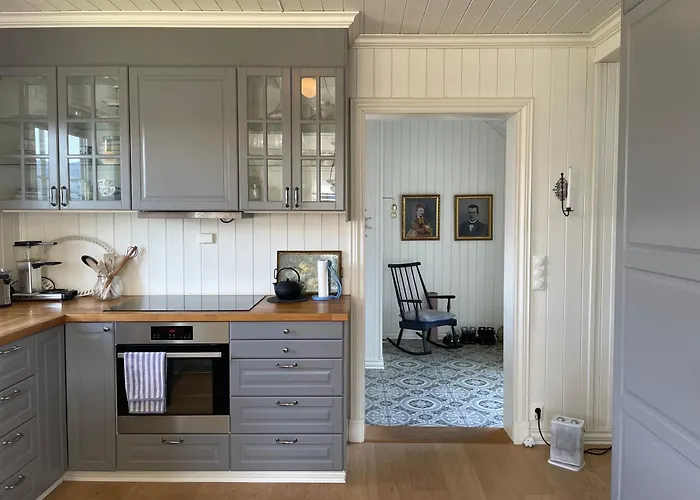 Villa Koselig Hus Med Stor Og Solrik Hage *